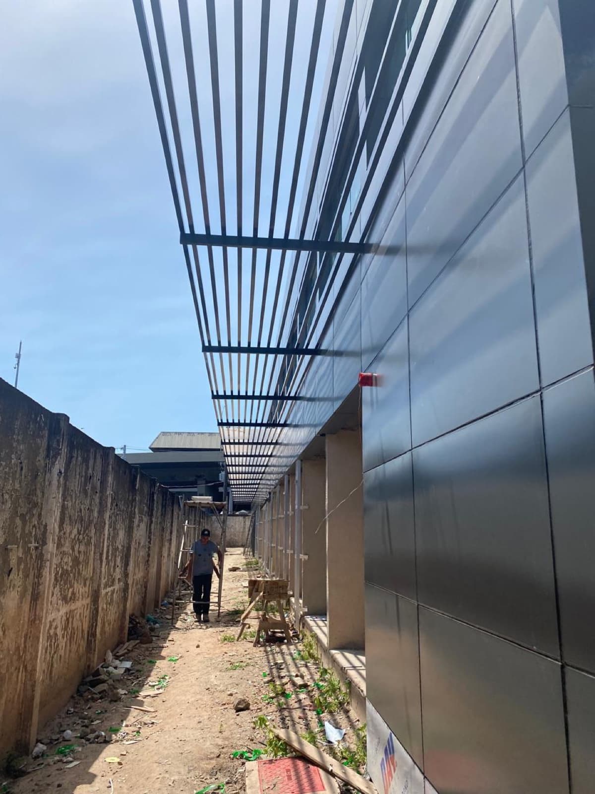 A galeria de lojas tomando forma