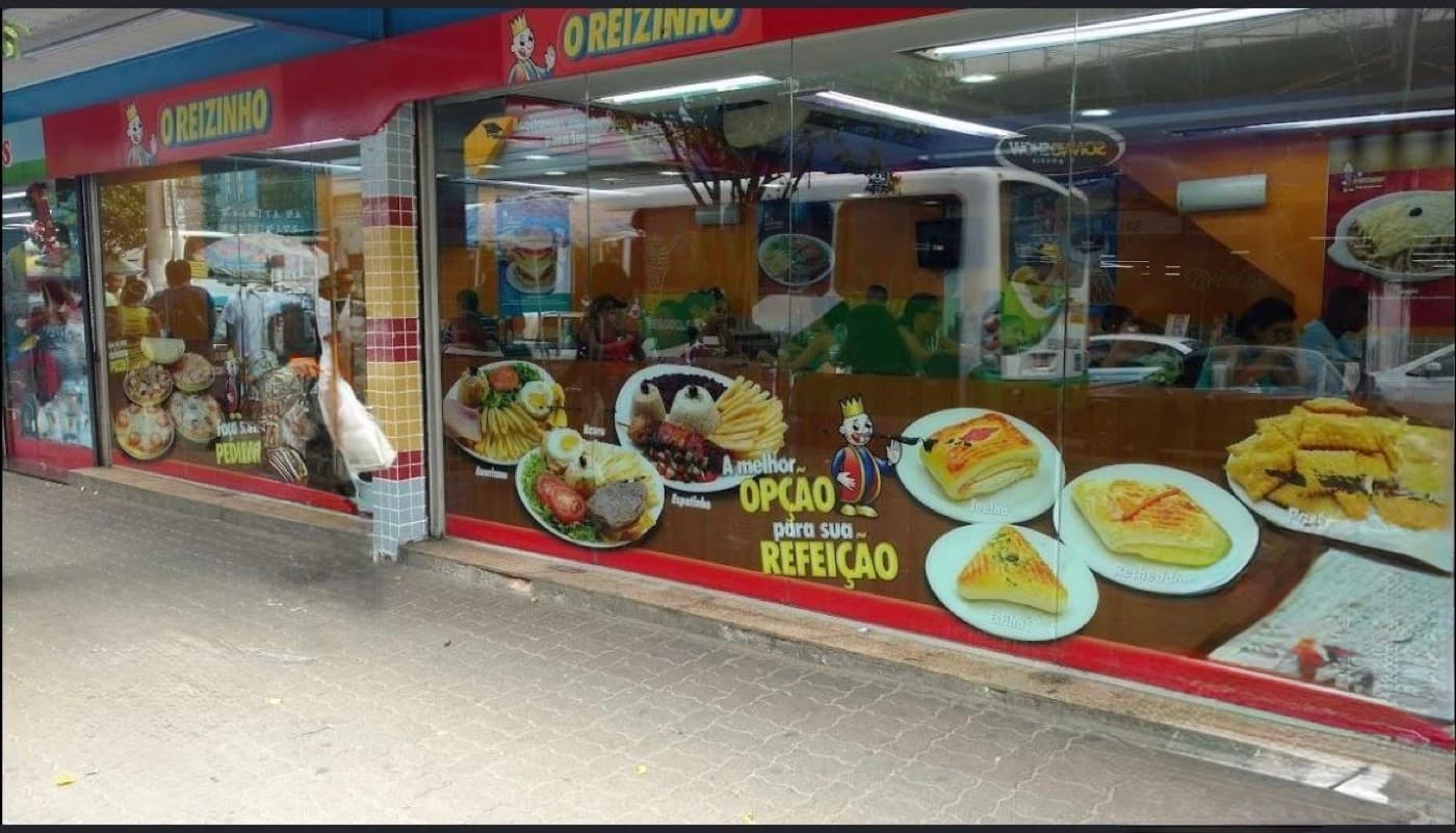 O Reizinho na estação São João de Meriti