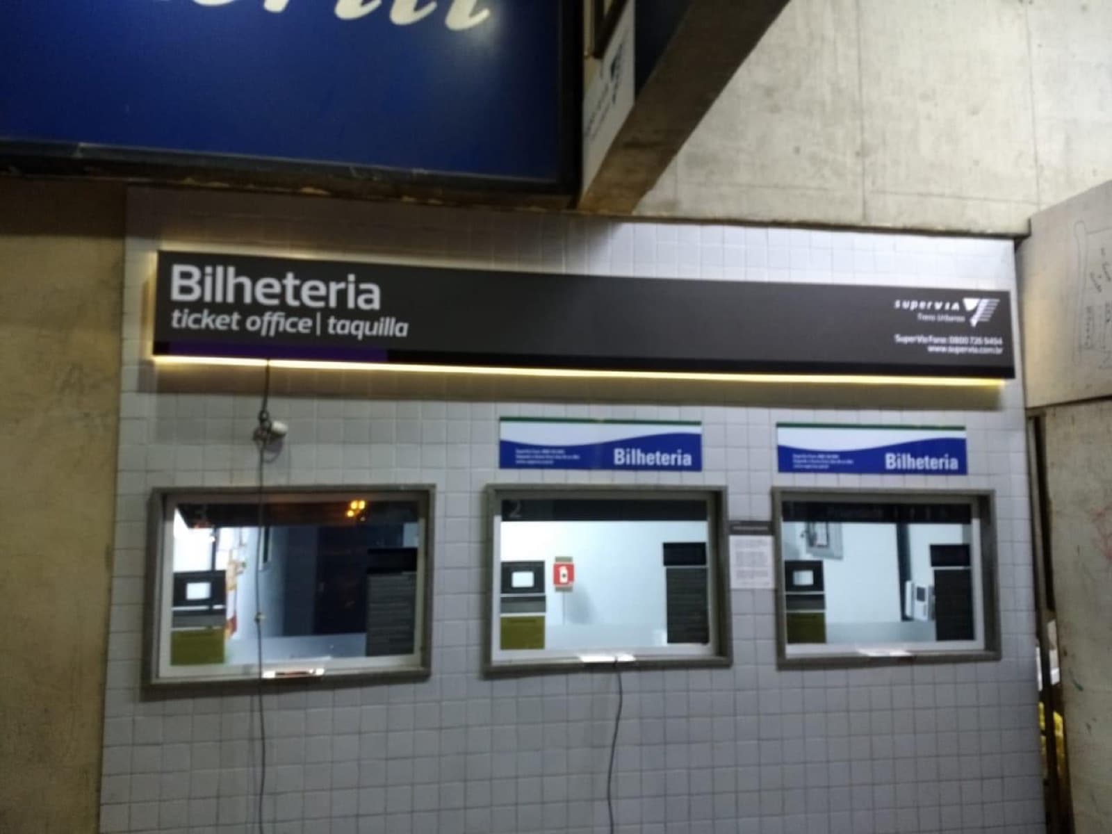 A nova bilheteria, com três guichês