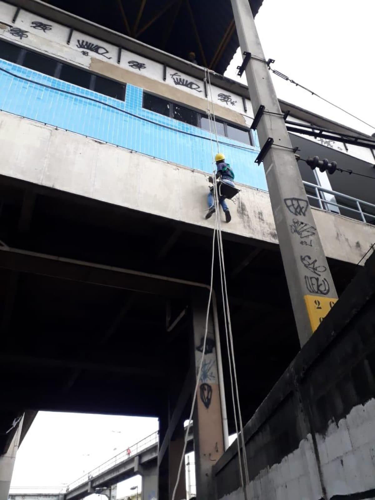 Trabalho em altura na fachada