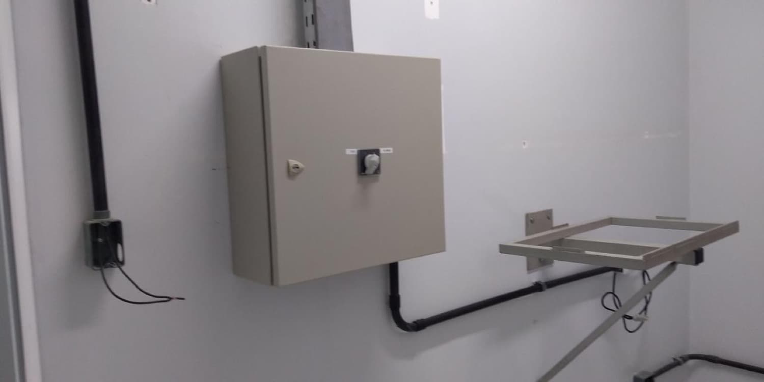 Novo quadro elétrico da estação