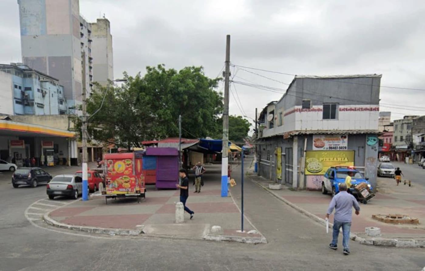 A praça e o entorno hoje