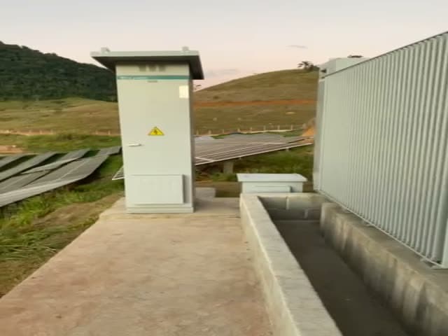 Cabine de equipamentos da usina